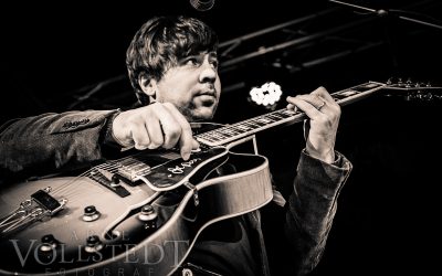 Twosome entwined auf der Bühne